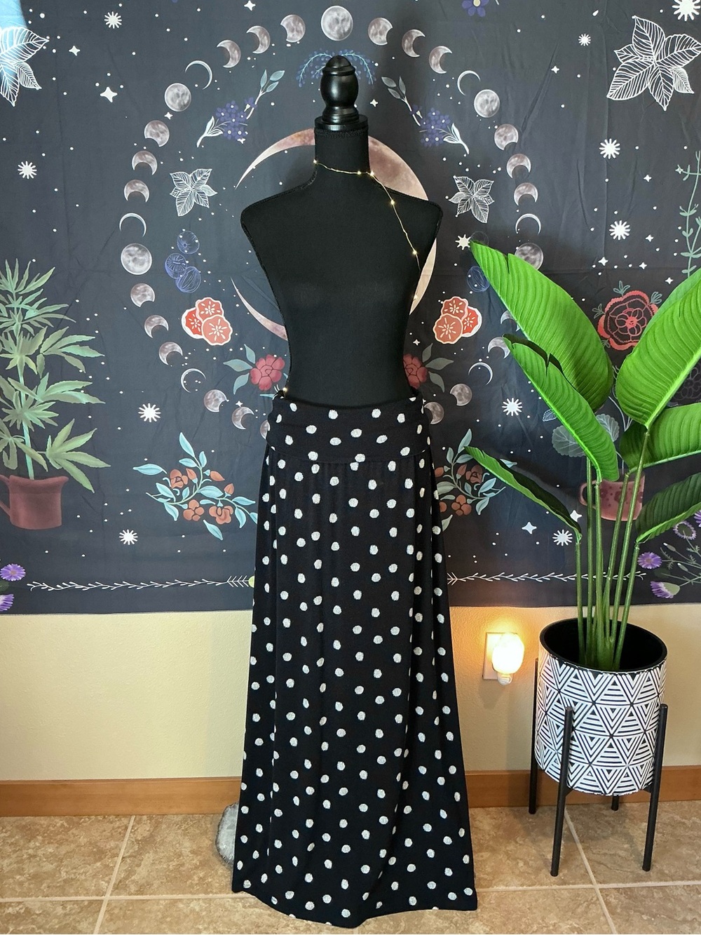 Polka Dot Maxi Skirt 🖤🤍